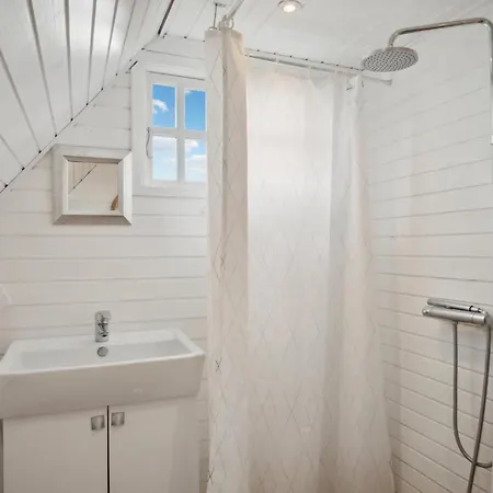 3 Bedroom Awesome In