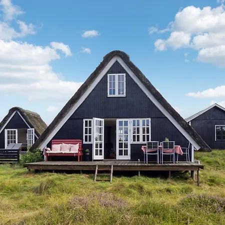 3 Bedroom Awesome In Holiday home